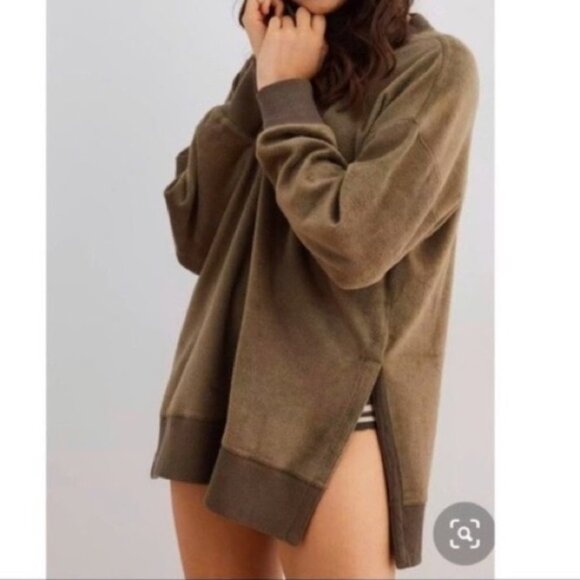 aerie Tops - Aerie Oversized Khaki Olive Green‎ Fuzzy Long Sleeve Crewneck Sweatshirt XS Top